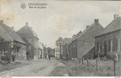 FRASNES LEZ ANVAING. OEUDEGHIEN.  RUE DE LA PLACE. ANIMATION.