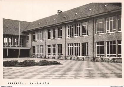 [-15%] BELGIQUE - Geetbets - Meisjesschool - Ecole de filles - Cour - Fenêtre - Etablissement - Carte postale