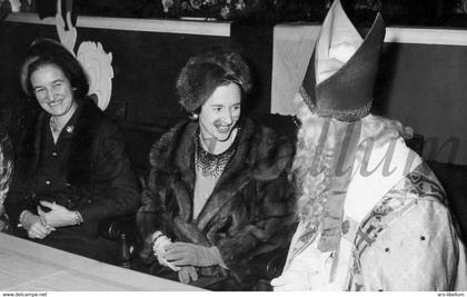 Post card / ROYALTY / Belgium / Belgique / reine Fabiola / koningin Fabiola / Hasselt / 1963 / Sinterklaas