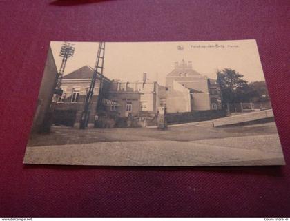 BC17-47 Cpa  Heist op den berg pleintje