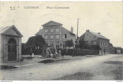 HERON.  COUTHUIN.  PLACE COMMUNALE. FONTAINE. ANIMATION..