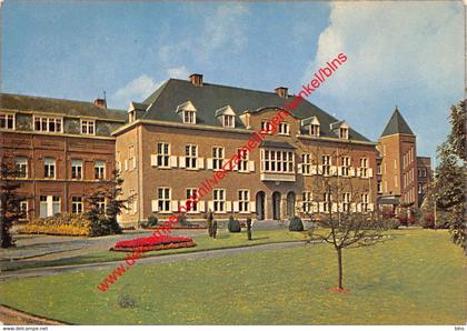 Klooster van de Zusters Annonciaden - hoofdgebouw en voorplein - Heyhof - Huldenberg