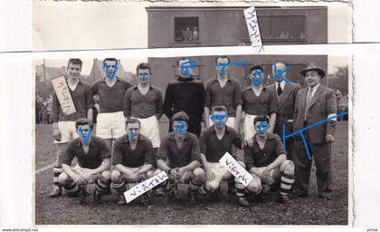 LEDE :   foto 1955  van  Jong Lede   ---  VOETBAL   17.5  x 12.5 cm