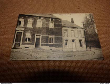 BC27-8 Cpa Reves rue de la place Estaminet  Café Les Bons Villers