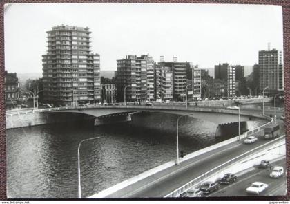 Liège - Le Pont neuf: Un nouveau coin de Liège moderne .... / Auto!