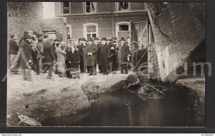 CPA / ROYALTY / Belgique / België / Reine Elisabeth / sinistrés des inondations / région Liègeoise / 1926