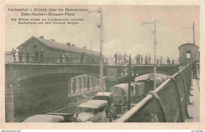 Herbesthal Belgie Brueck ueber die Bahnstrecke Coeln-Aachen-Bruessel-Paris Lande