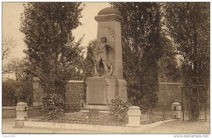 OUPEYE. VIVEGNIS.  LE MONUMENT AUX MORTS DE LA GRANDE GUERRE.