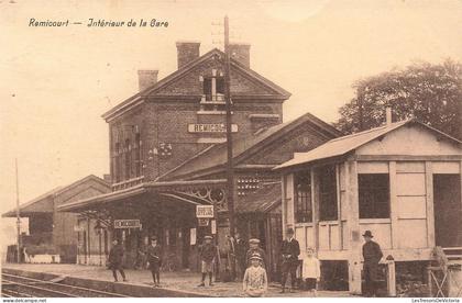 [-50%] CPA - Remicourt - Intérieur de la gare - Edit. Cl. Renson - Oblitéré Remicourt 1935 - Animé