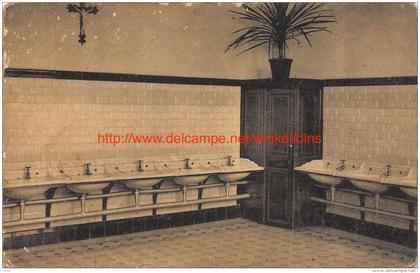 Institution de l'Immaculee Conception a St. Nicolas - un lavoir