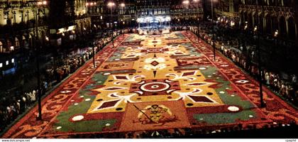 CPM Bruxelles Grand Place Tapis de fleurs la nuit