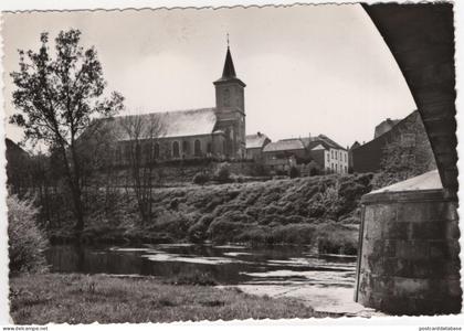 Tintigny - L'église vue sous le pont de la Semois