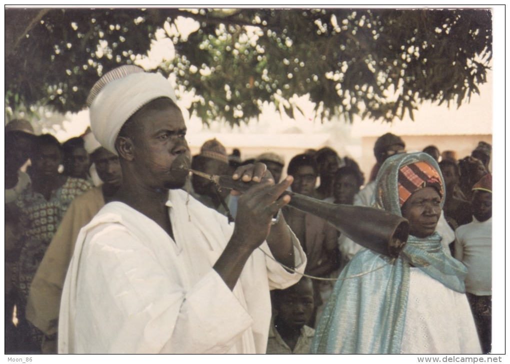 BENIN - REPUBLIQUE POPULAIRE DU BENIN - PROVINCE DU BORGOU - NIKKI - COUPLE ROYAL DE GRIOTS BARIBA