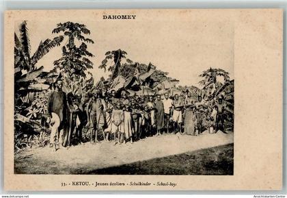 52229848 - Dahomey Schulkinder