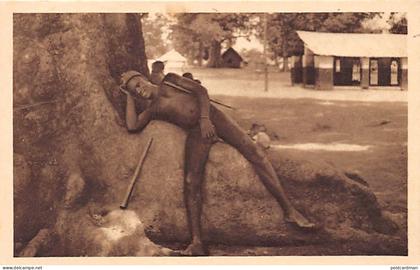 Bénin - NATITINGOU - Somba au repos - Ed. S. Toubon 74