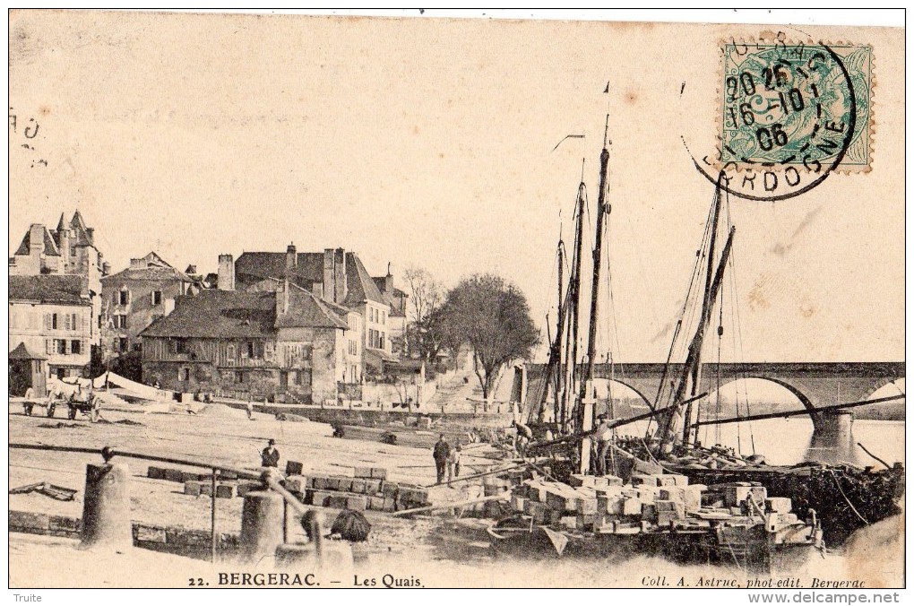 BERGERAC LES QUAIS CHARGEMENT DES BATEAUX
