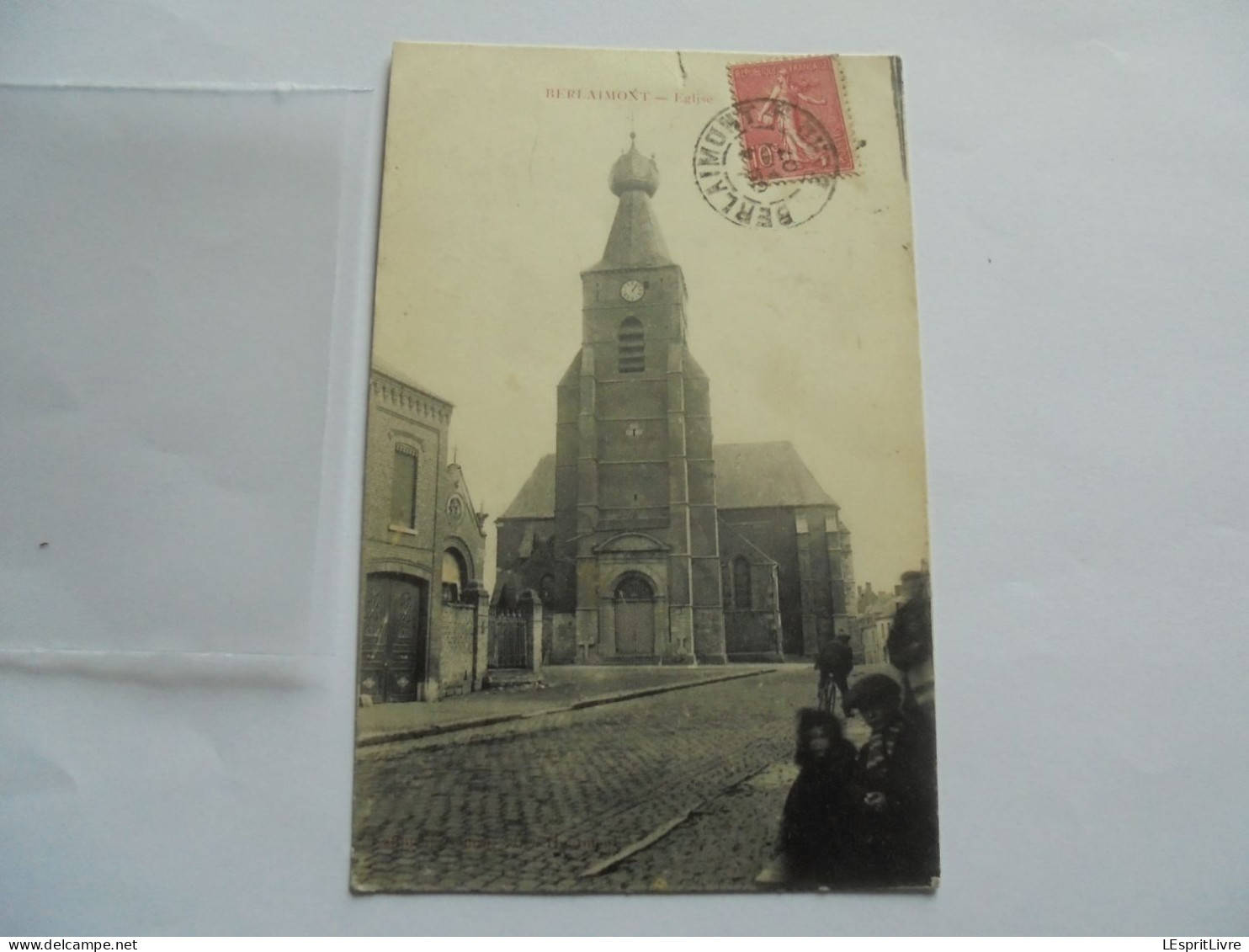 BERLAIMONT Eglise Animée Carte Postale Postcard AK CP PK