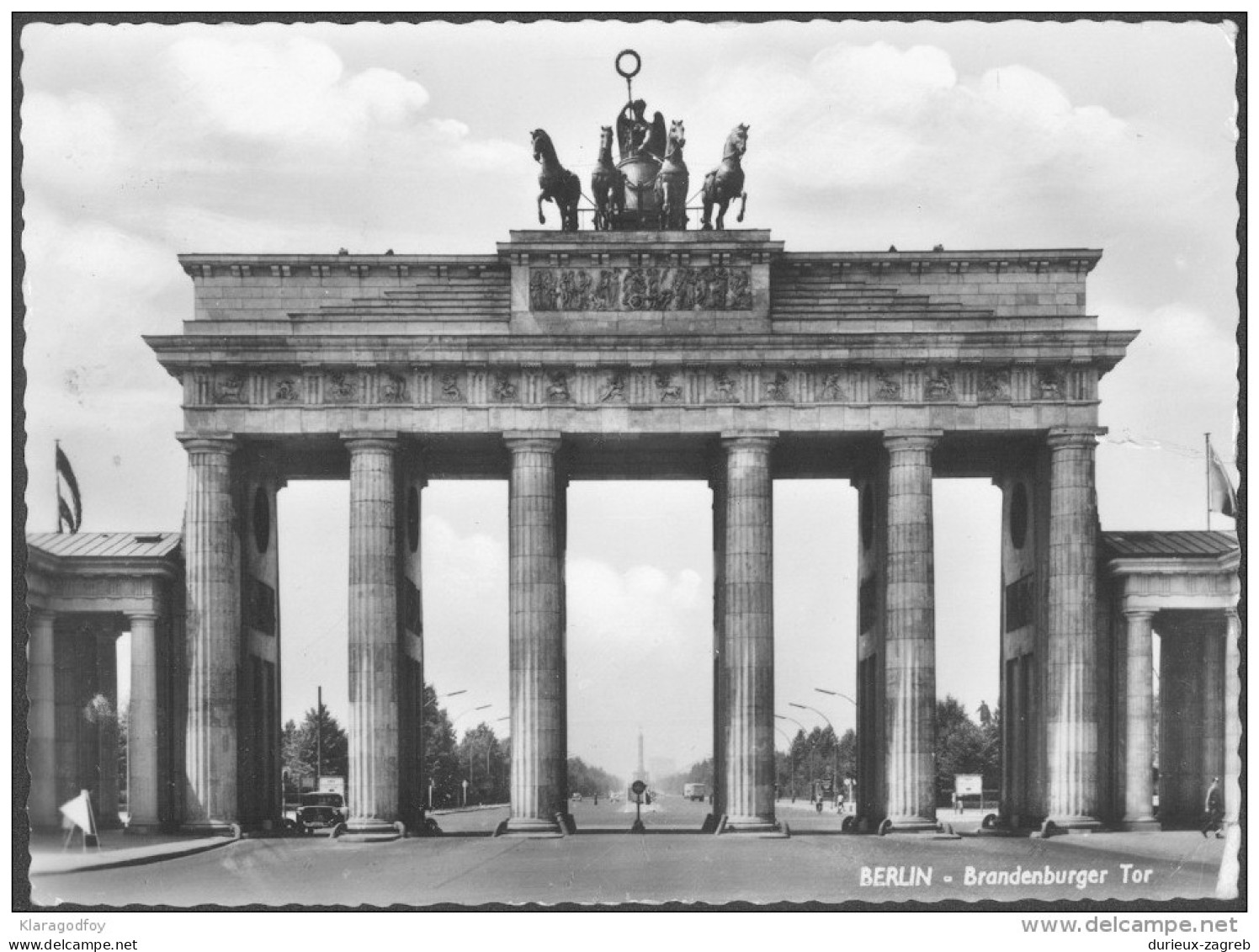 Berlin Brandenburger Tor old postcard travelled 1963 bb