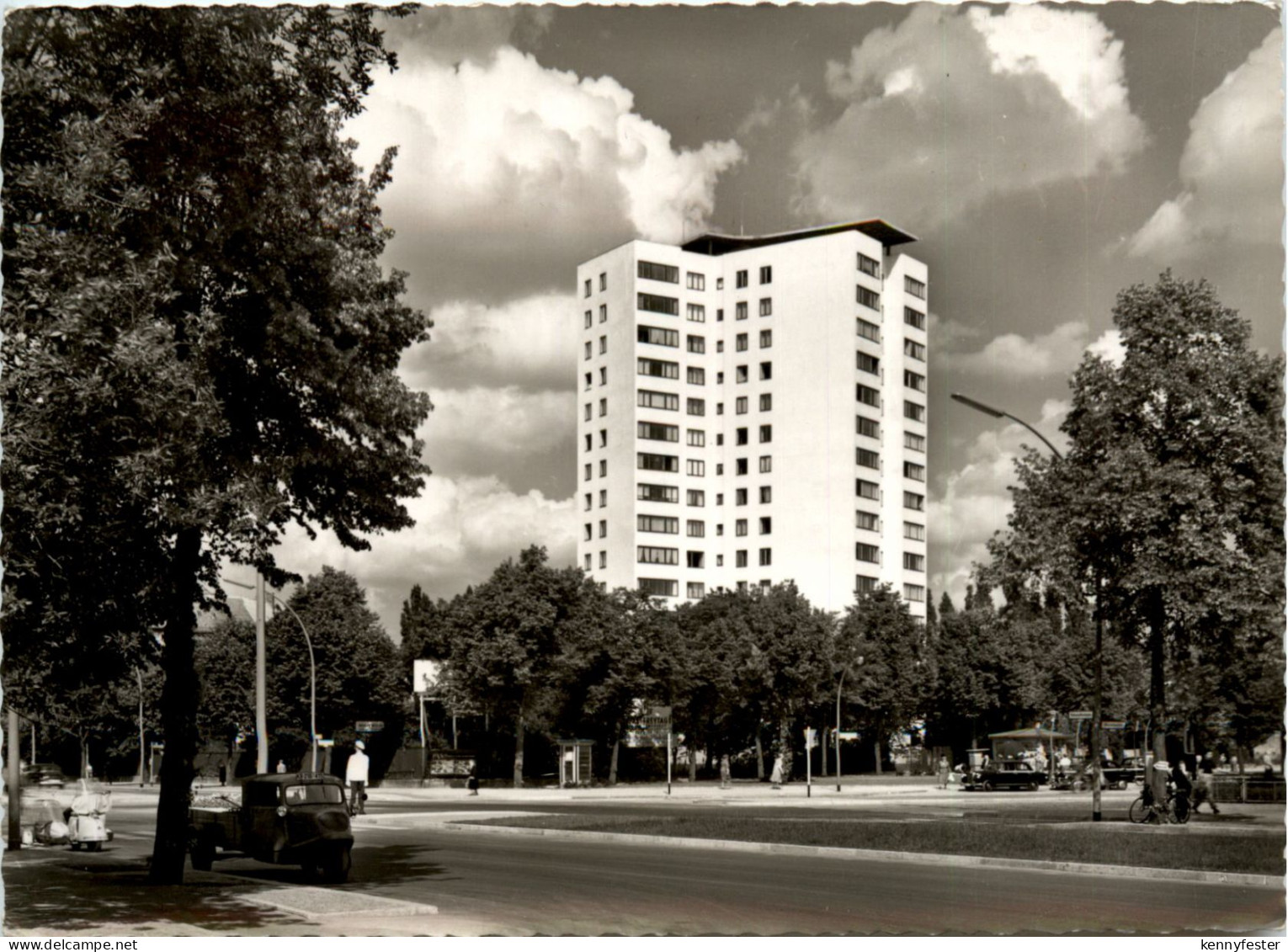 Berlin, -Grunewald, Hochhaus am Roseneck
