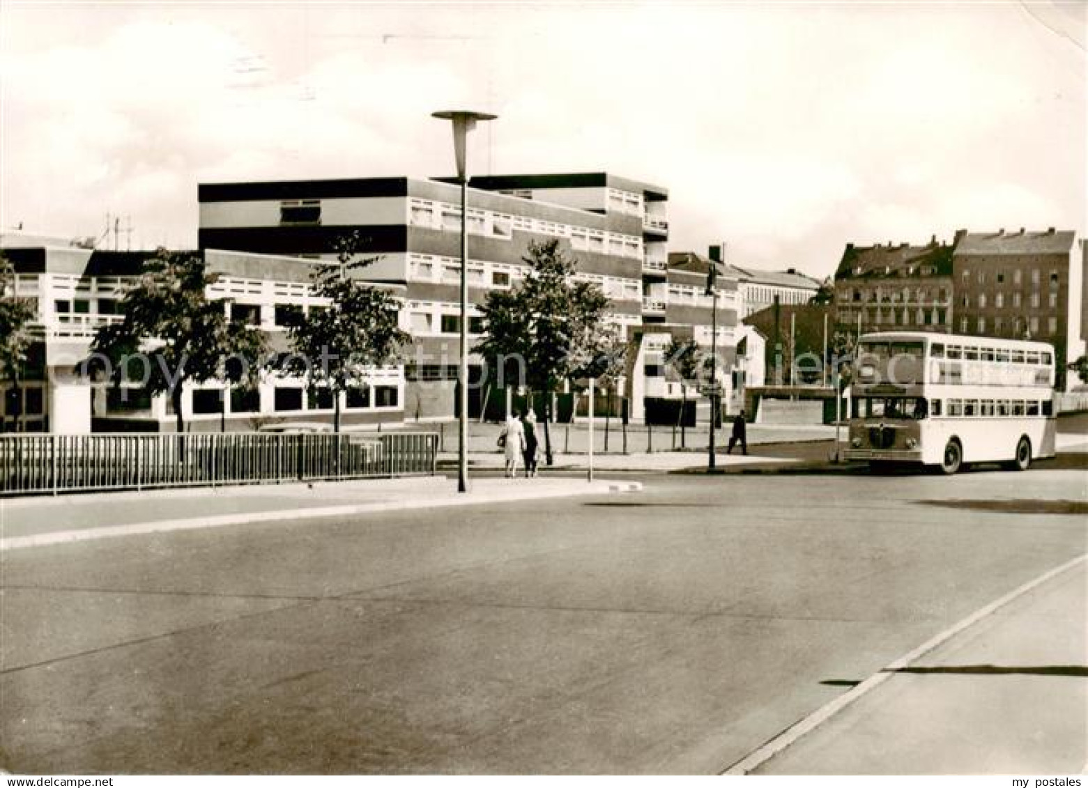 Berlin Jugendgaestehaus Berlin Doppeldeckerbus
