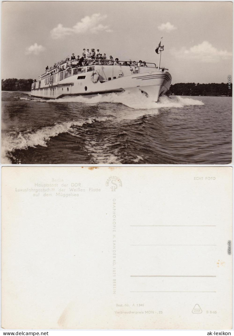 Berlin Luxusfahrgastschiff der Weißen Flotte auf dem Müggelsee 1963