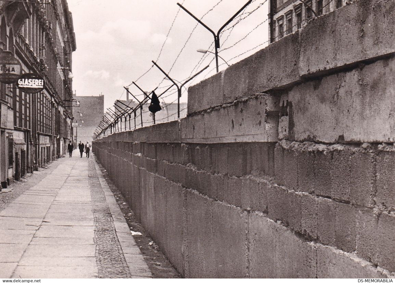 BERLIN - Sperrmauer in Kreuzberg