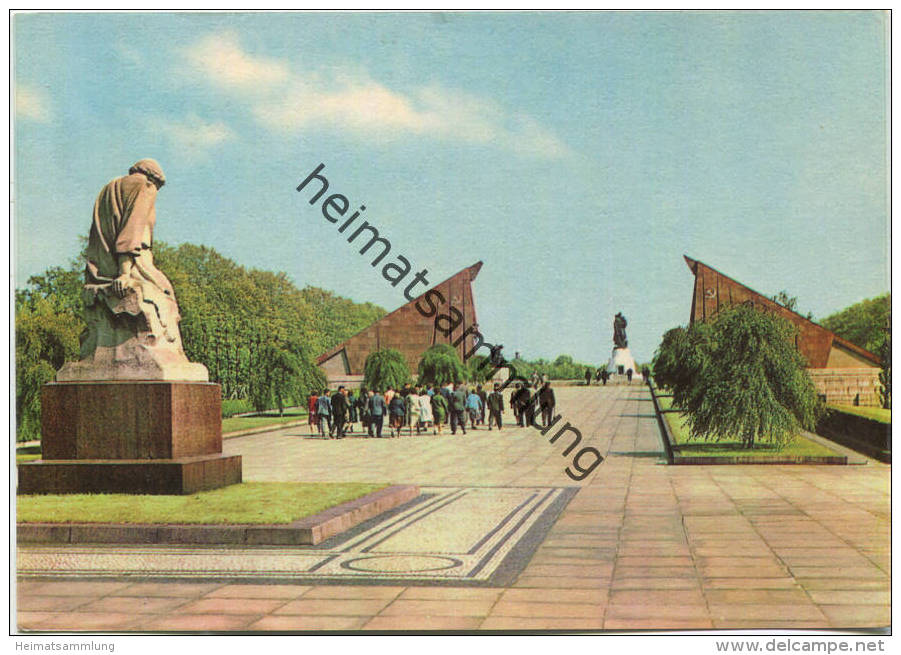 Berlin - Treptow - Sowjetisches Ehrenmal - AK Grossformat - VEB Bild und Heimat Reichenbach
