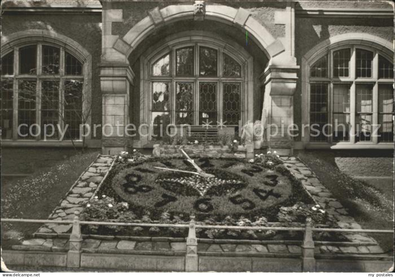 Bernburg Saale Blumenuhr