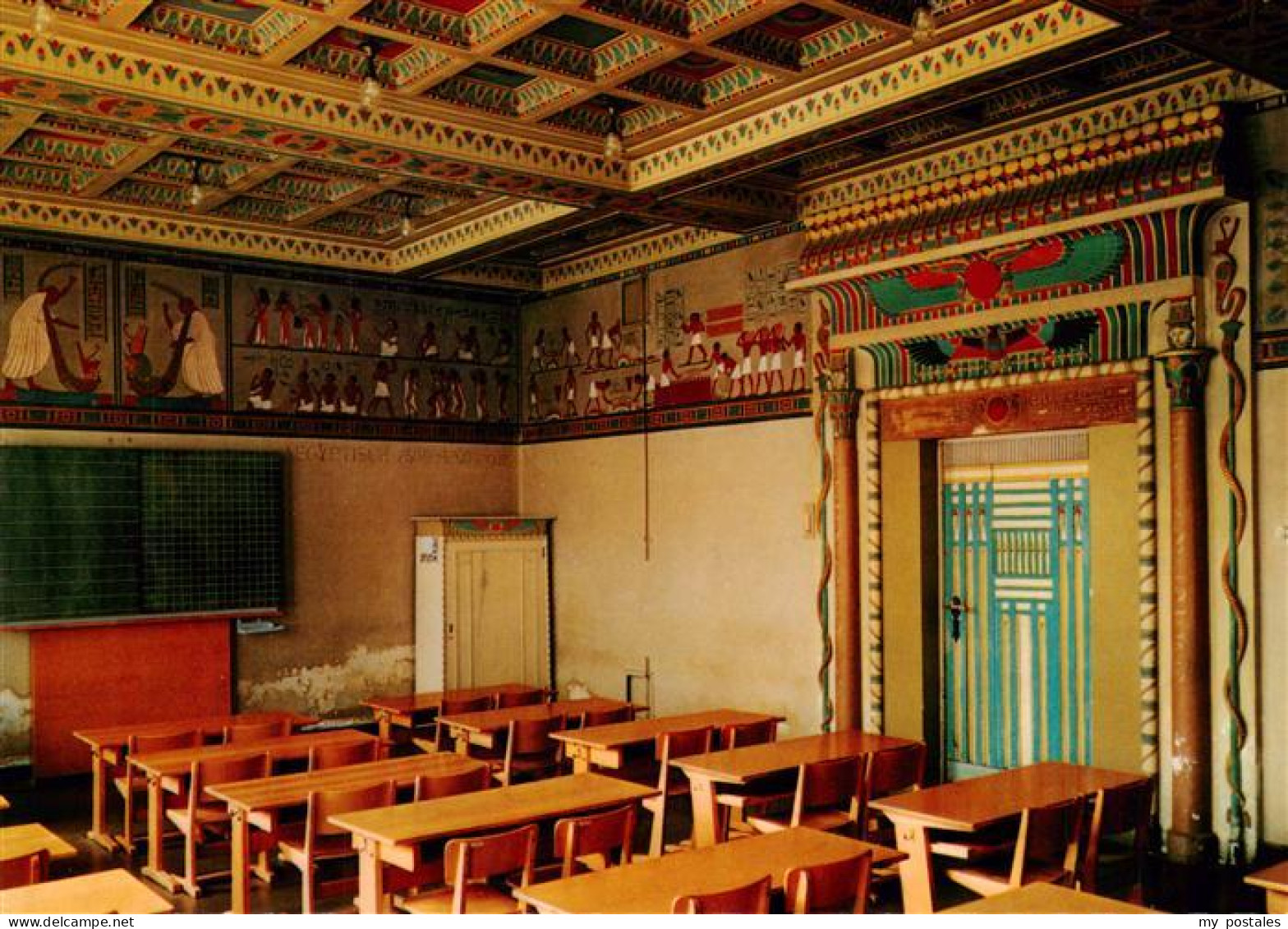 Berndorf Niederoesterreich AT aegyptisches-Klassenzimmer Berndorf-Schulen aegypt