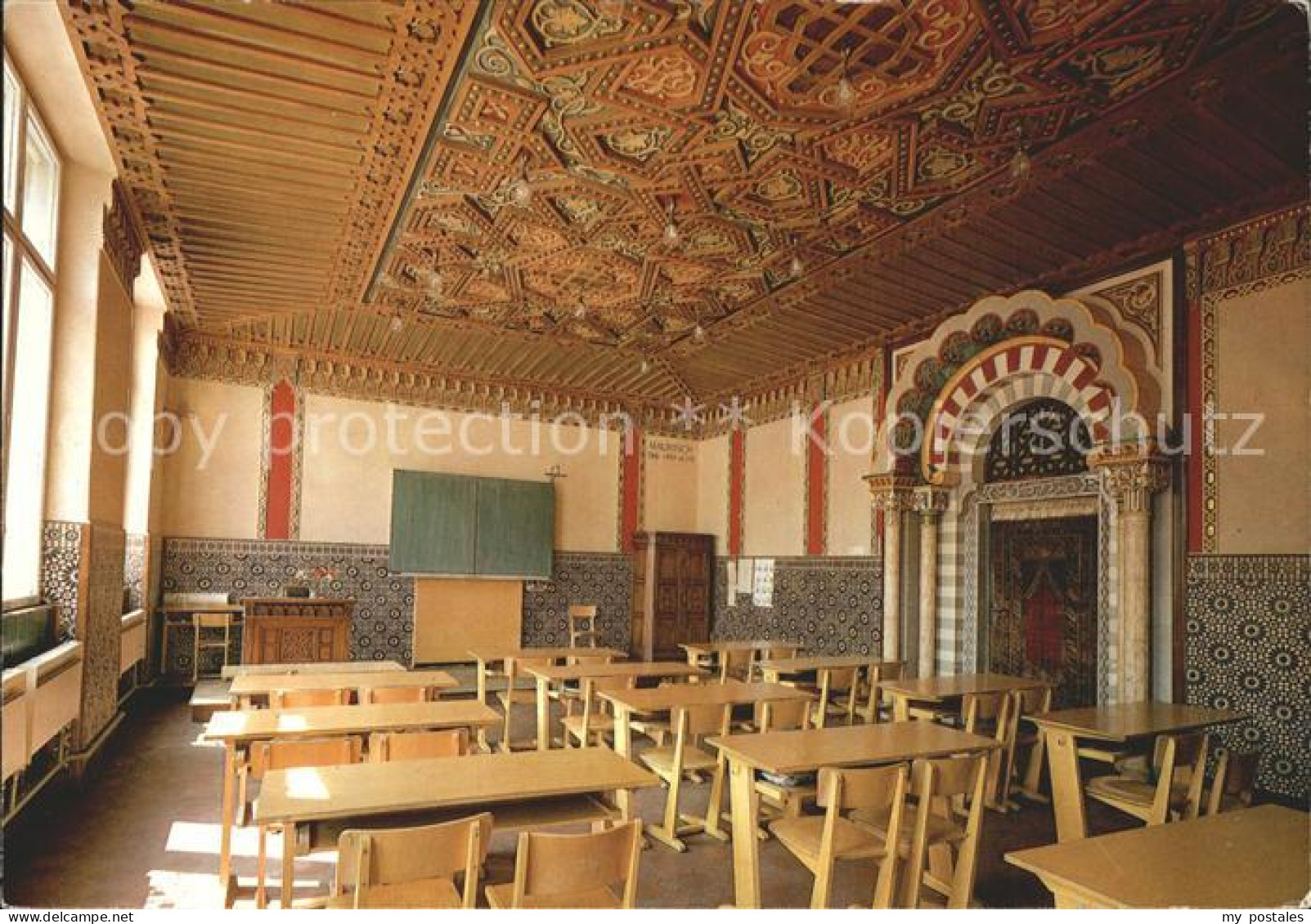 Berndorf Niederoesterreich Volks- und Hauptschule Maurisches Klassenzimmer