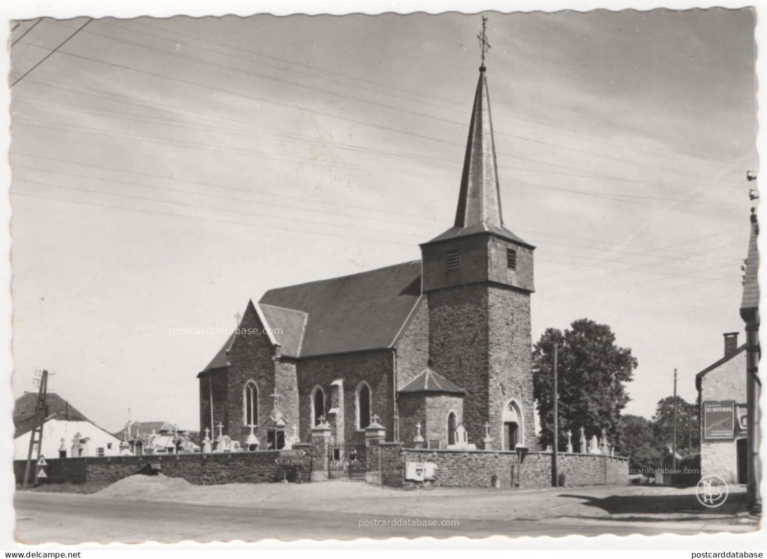 Bertogne - L'Eglise et la Place