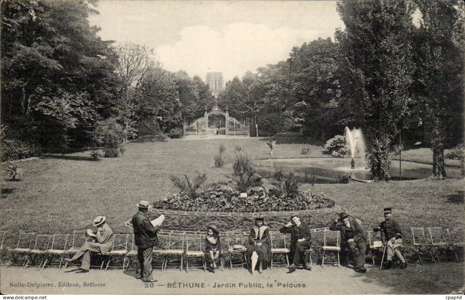 Bethune - Jardin Public - la Pelouse - CPA
