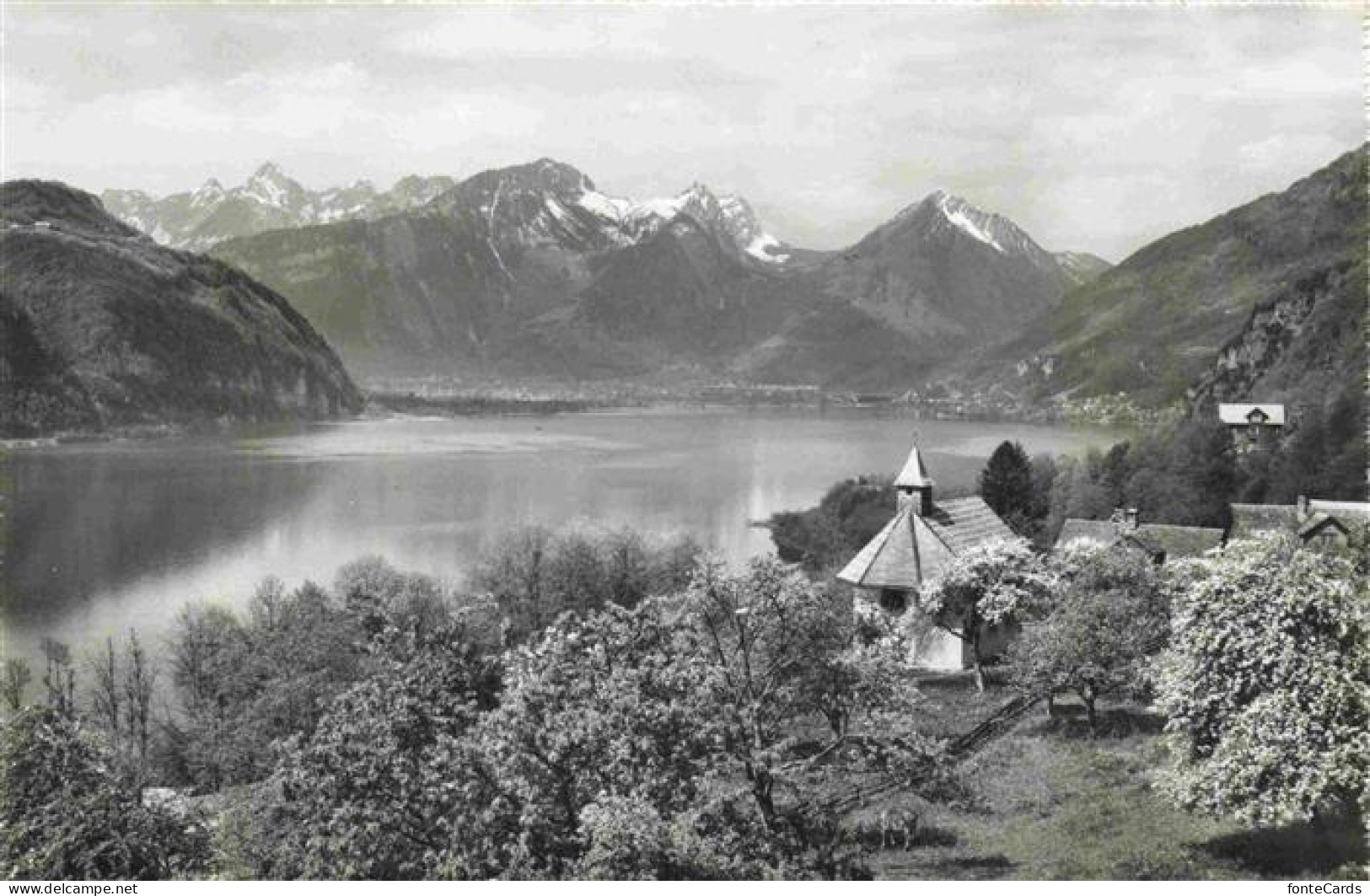 Betlis Walensee Amden SG Walensee mit den Glarnerbergen