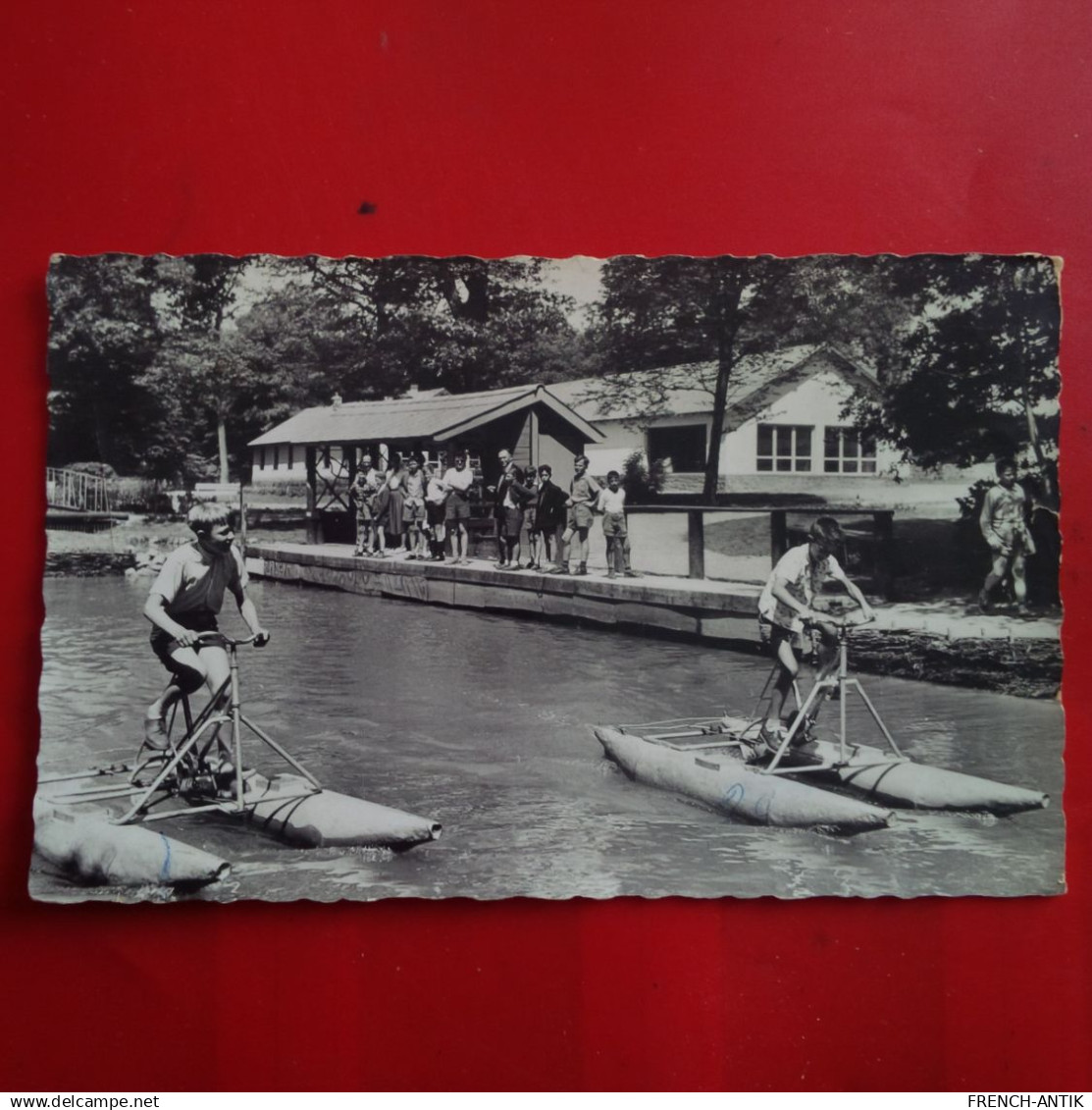 BETTEMBOURG PEDALOS