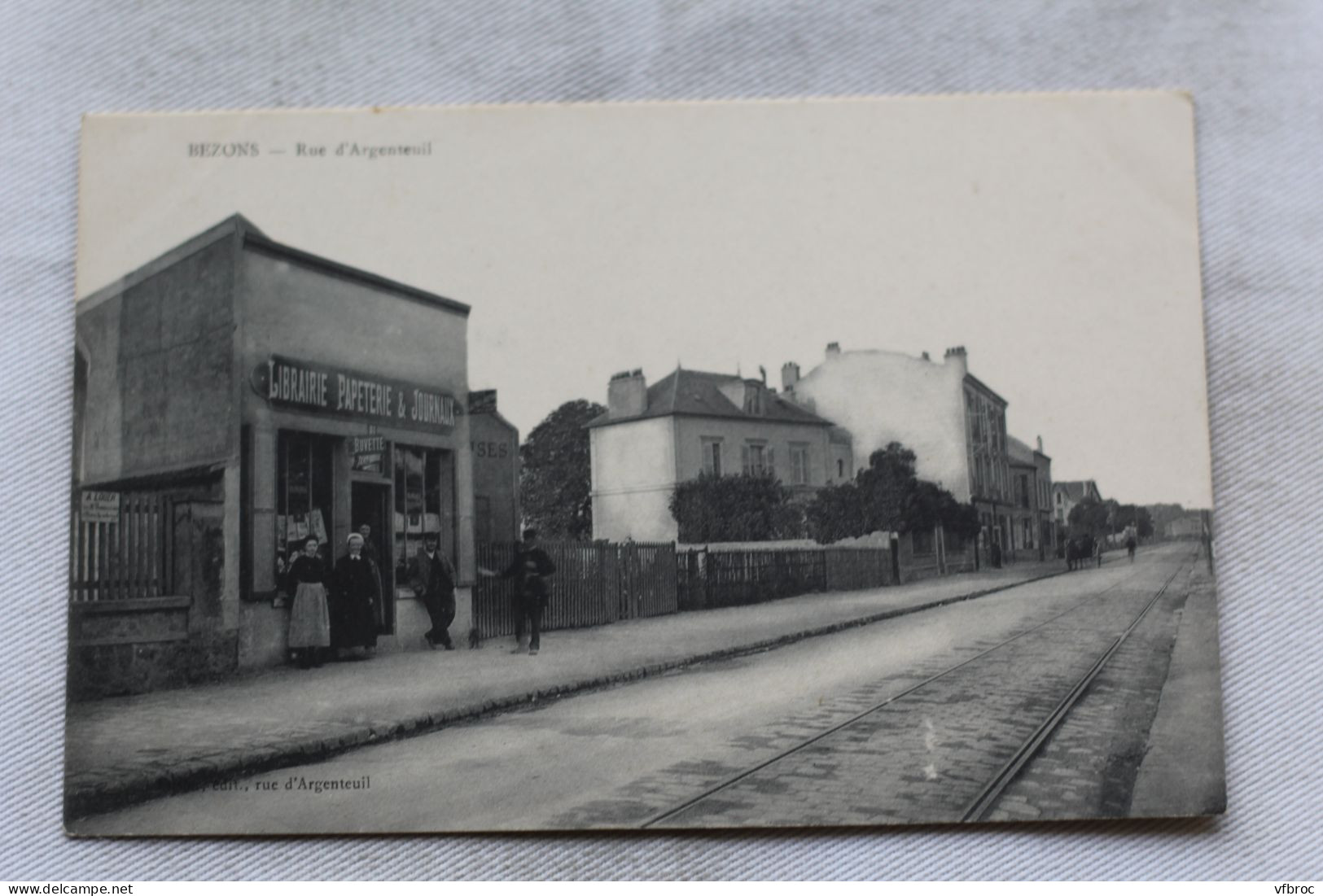 Bezons, rue d'Argenteuil, librairie, papeterie et journaux, Val d'Oise 95