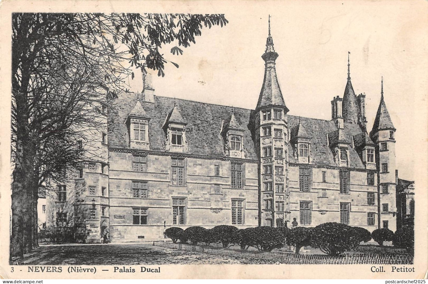 BF5323 palais ducal nevers france     France