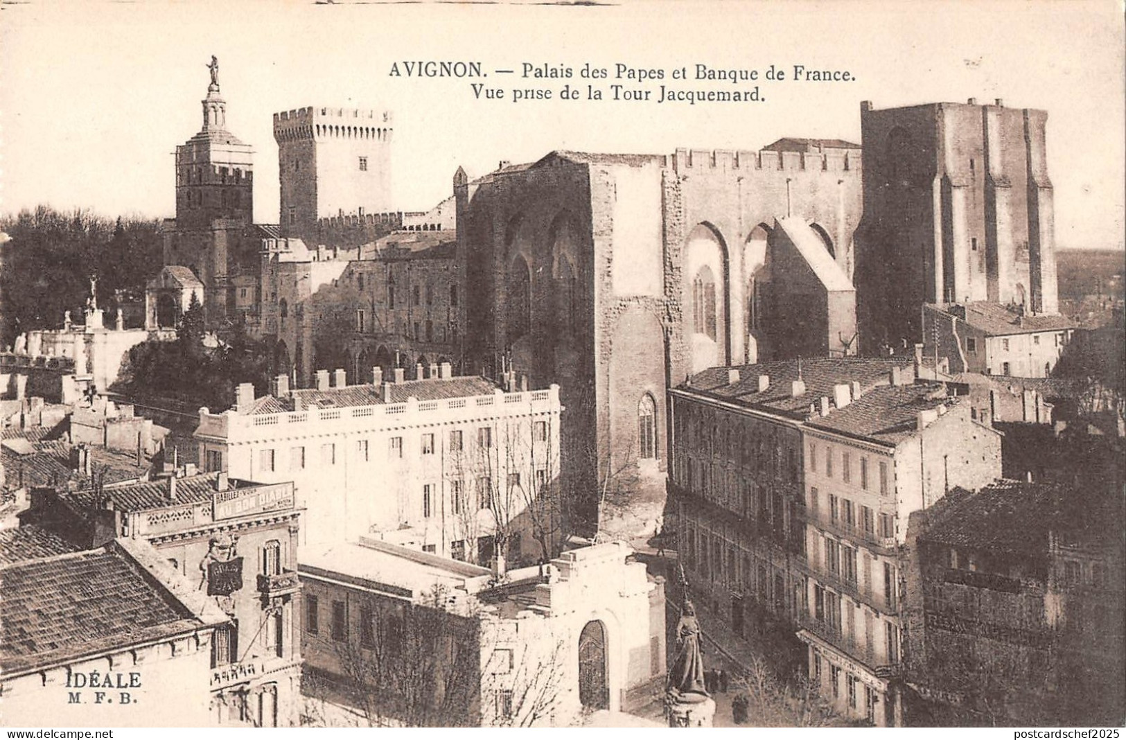 BF7361 avignon palais des papes et banque de france france       France