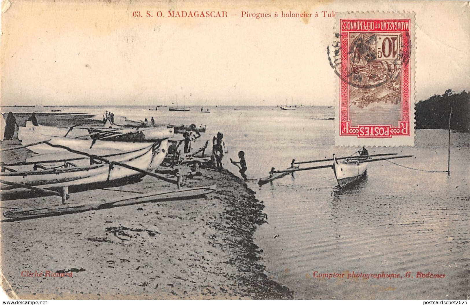 BF8901 madagascar pirogue a balancier types    Madagascar