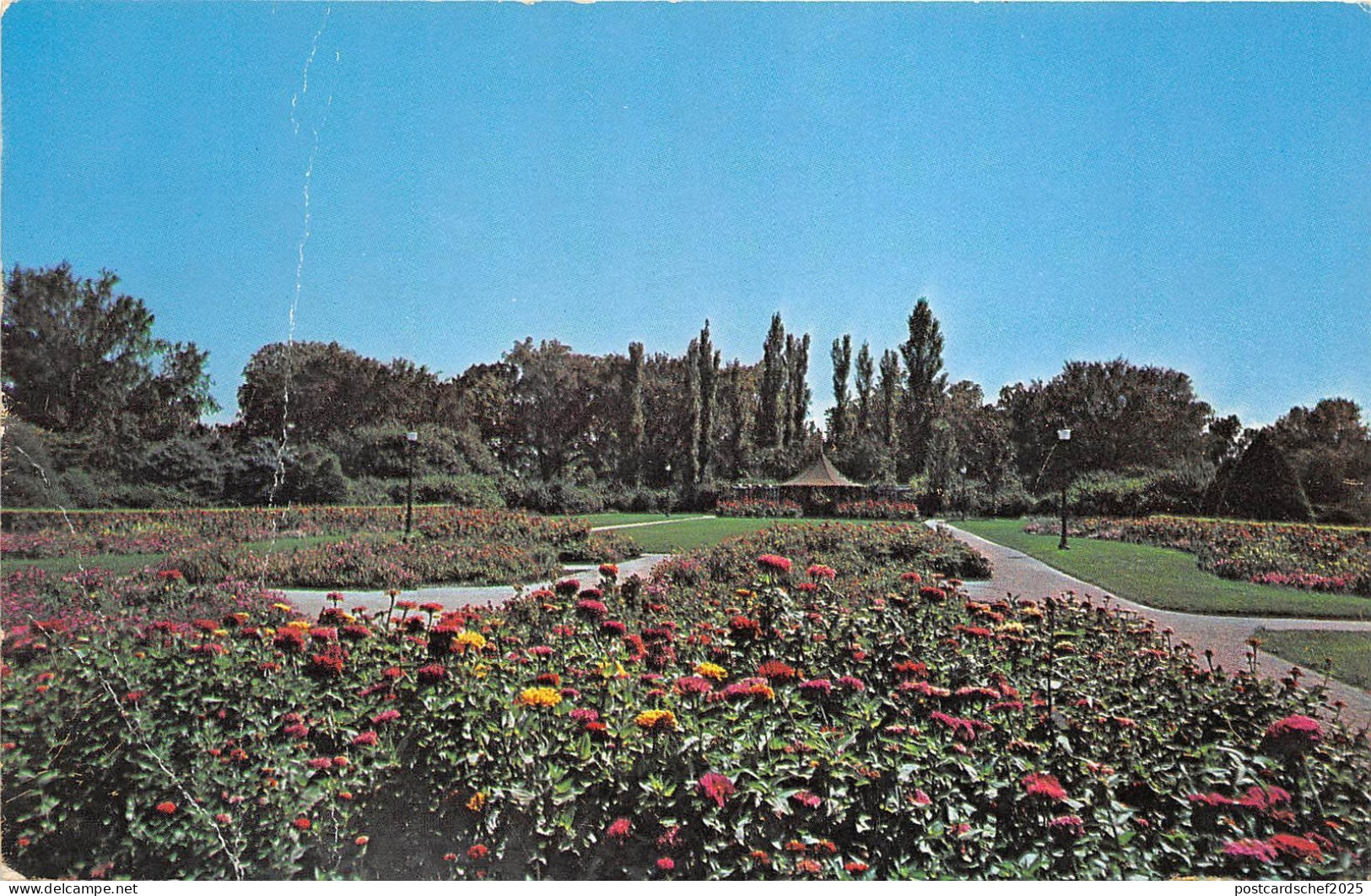 BG21339 oak dale park flower garden salina kansas   usa