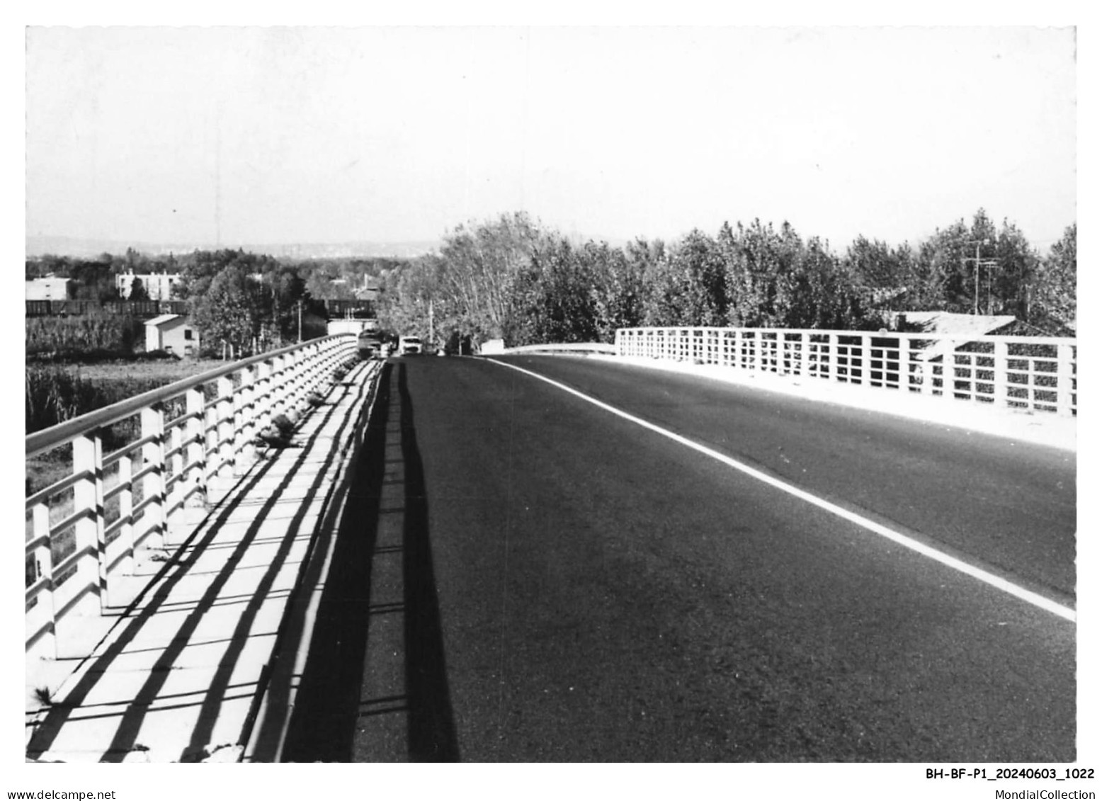 BH-BFP1-0512-84 - Notre belle france - MORIERES-LES-AVIGNON - Pont sur l'autoroute