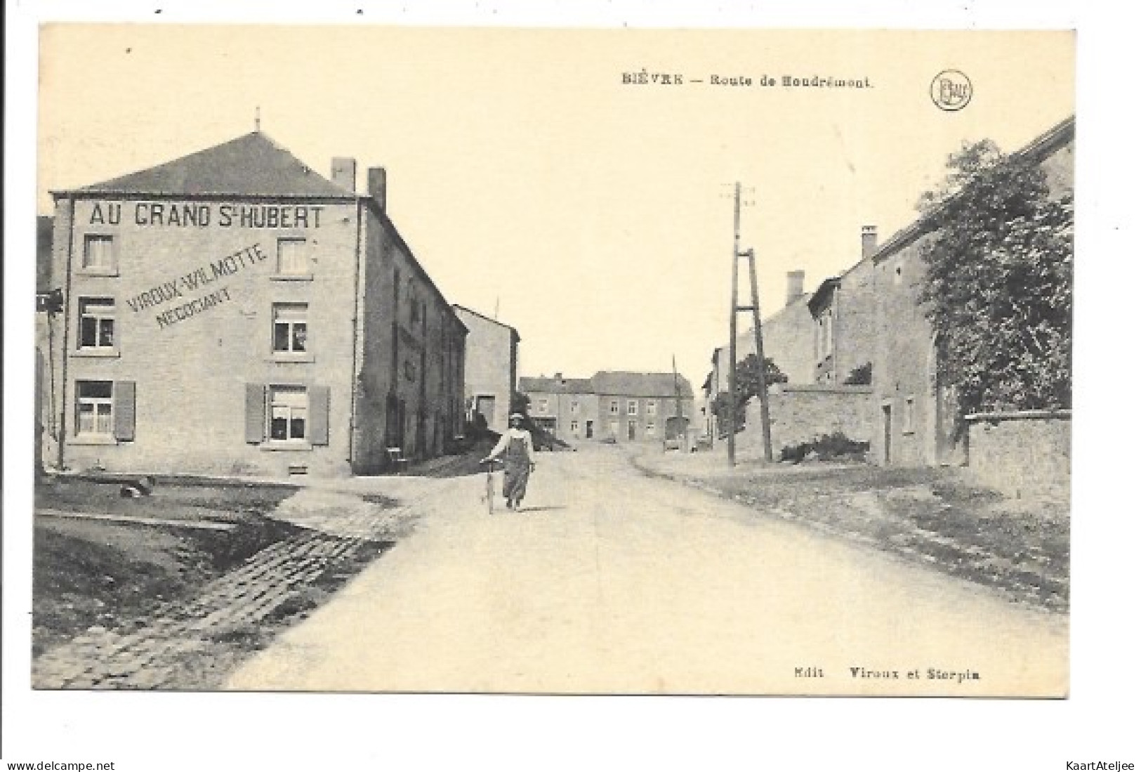Bièvre - Route de Houdrémont.