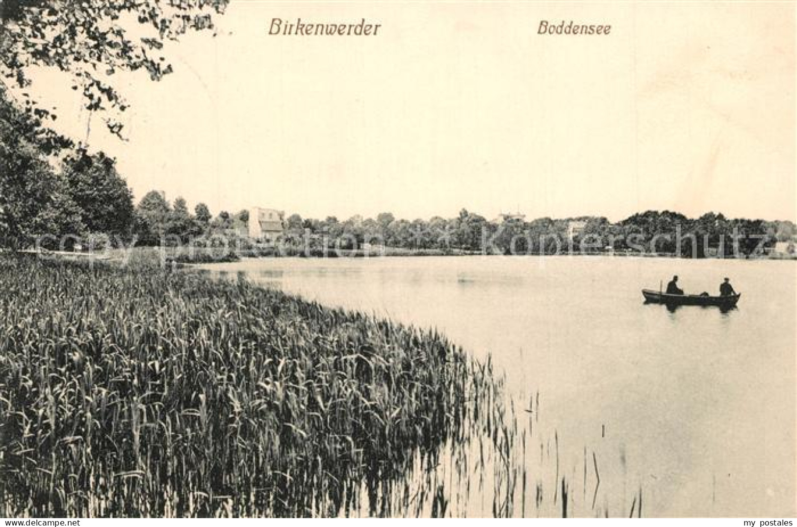 Birkenwerder Uferpartie am Boddensee Schilf Fischerboot