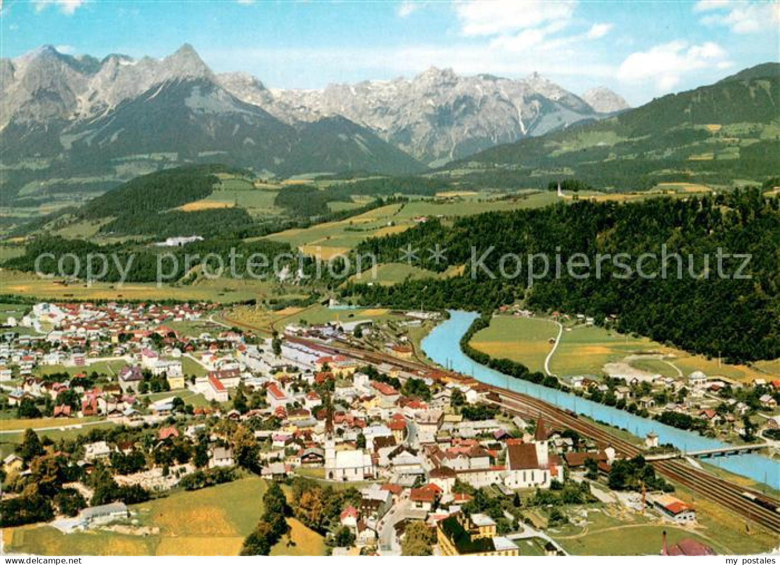 Bischofshofen Fliegeraufnahme mit Tennengebirge