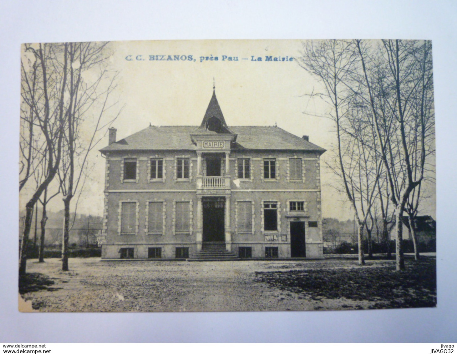 BIZANOS  près Pau  :  La MAIRIE