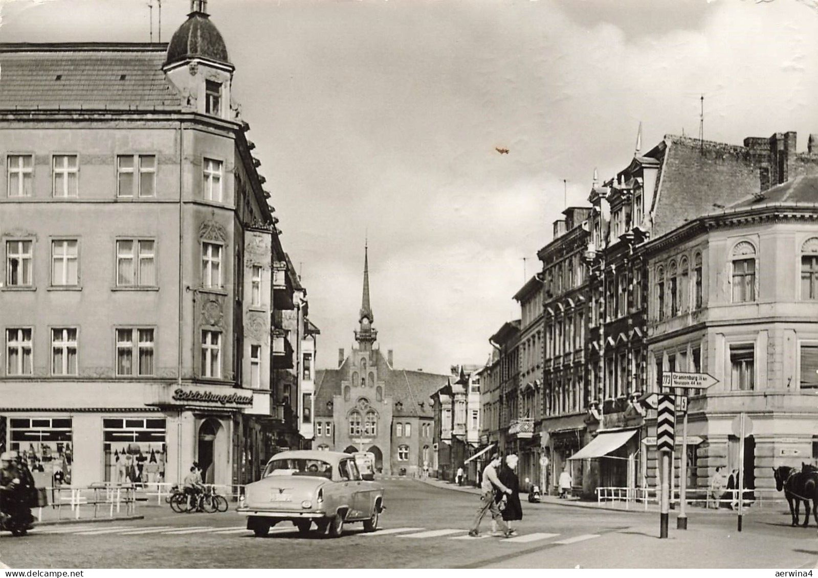 Blick auf Berliner Straße in Nauen Brandenburg Postkarte AK