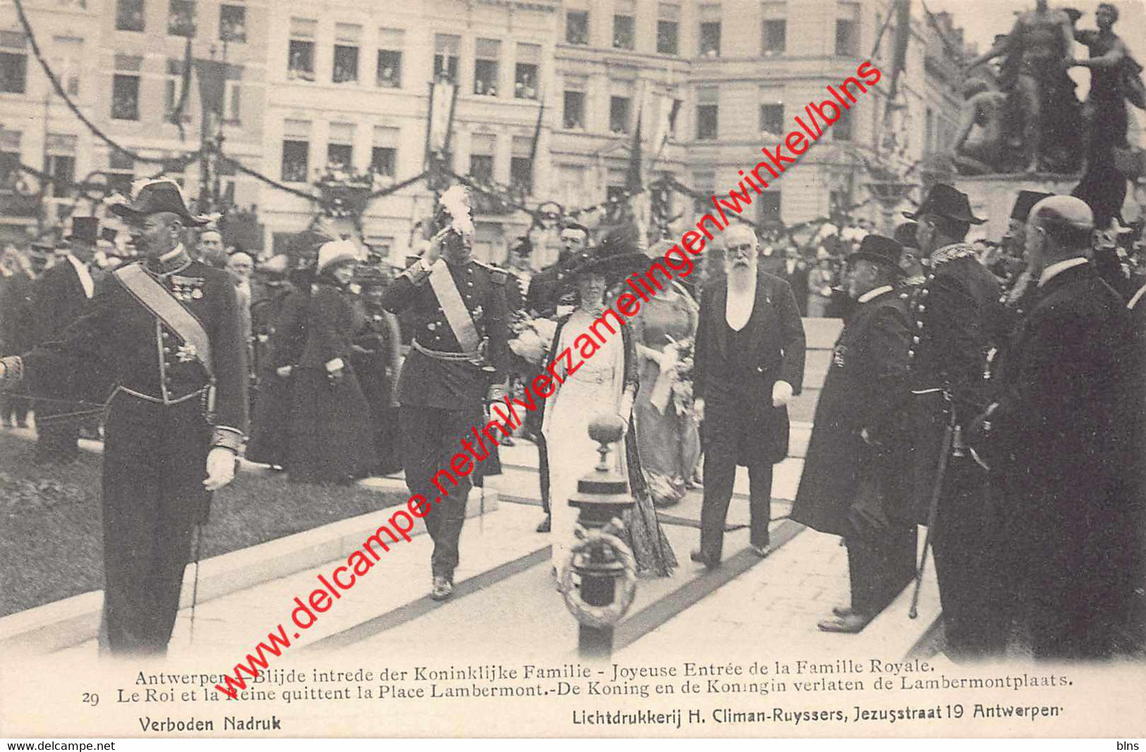 Blijde intrede der Koninklijke Familie - de Koning en Koningin verlaten de Lambermontplaats - Antwerpen