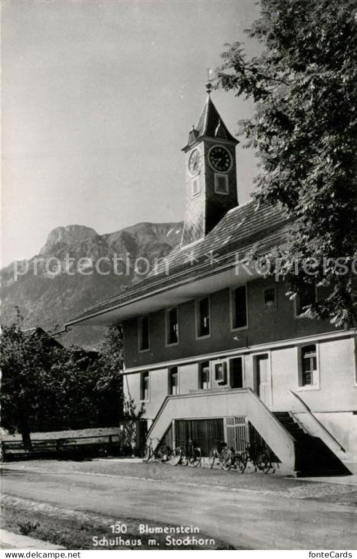 Blumenstein BE Schulhaus mit Stockhorn