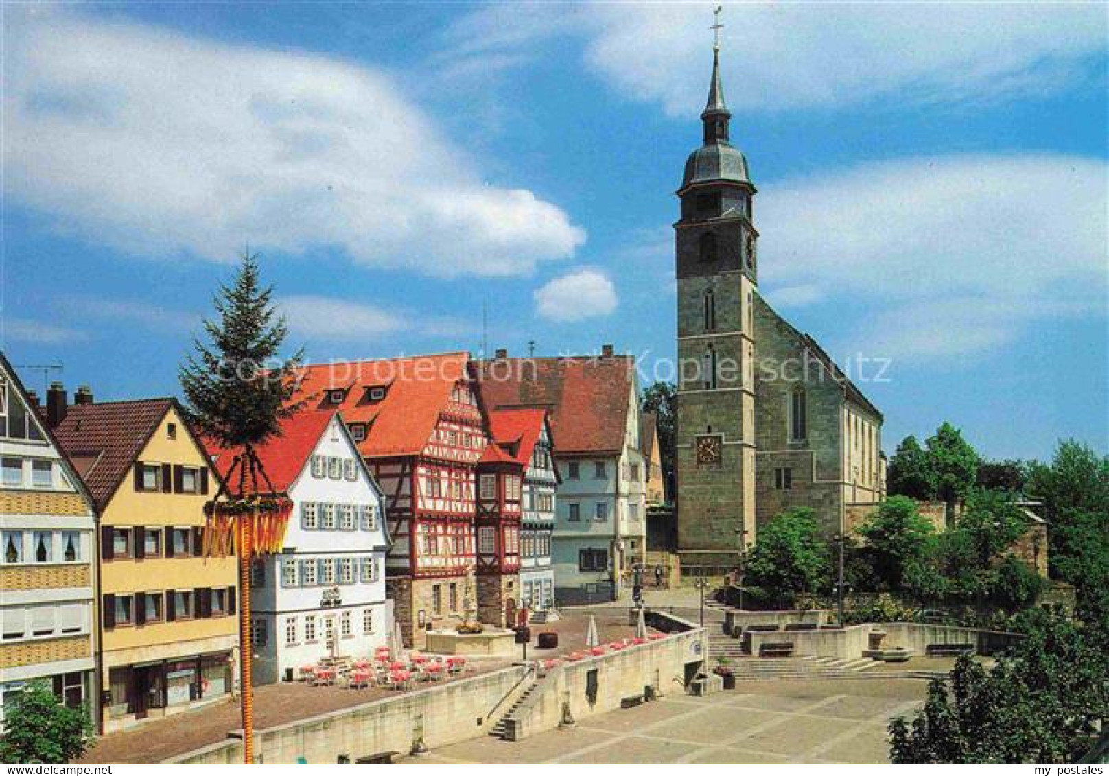 Boeblingen BW Marktplatz Stadtkirche Fachwerkhaeuser Brunnen Weihnachtsbaum Trep