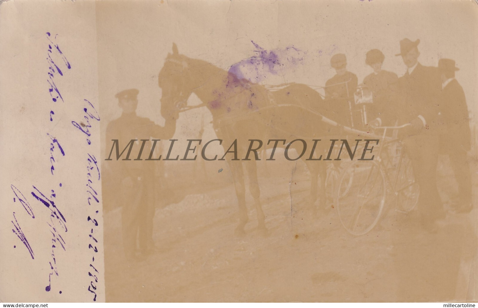 BORGO VERCELLI - Uomini in Bicicletta e Calesse, Foto Cartolina 1905