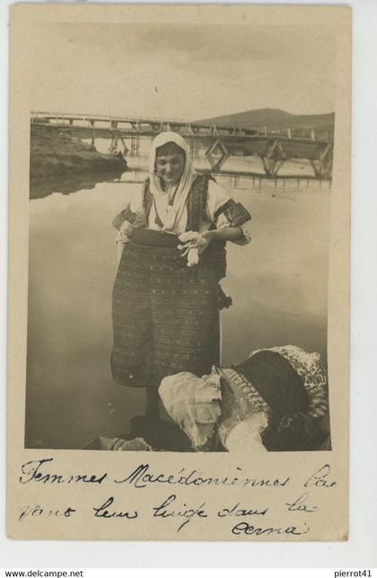 BOSNIE HERZEGOVINE - SLIPICA - Belle carte photo Femmes Macédoniennes de SLIPICA lavant leur linge en janvier 1918
